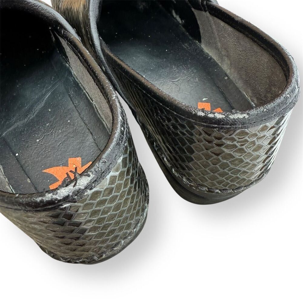 Dansko XP Women's Black Snake Pring Clogs Size 9.5-10 Slip-Resistant Work Shoes - Picture 7 of 13